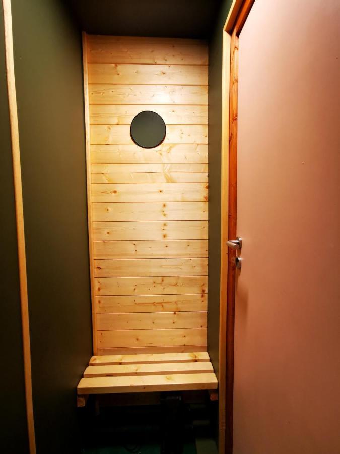 Au Pied Du Trieu, The Glamping Experience Hotel Labroye Exterior photo
